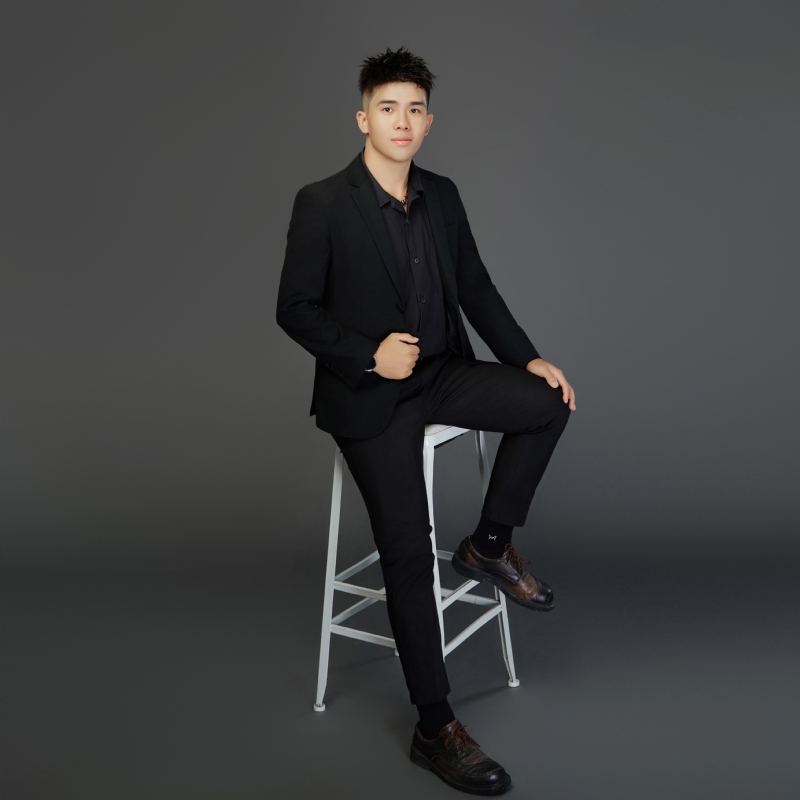 阿龙设计师的第五张照片--烟台相亲服务中心