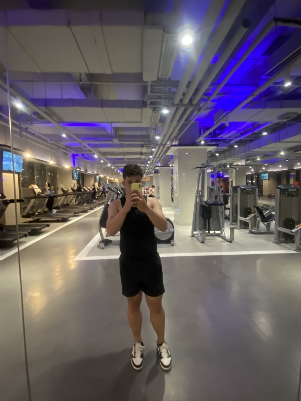 阿龙设计师的第六张照片--烟台相亲服务中心