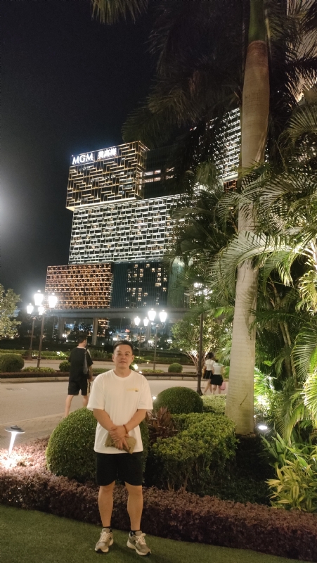 熟悉的身影的第一张照片--烟台相亲服务中心