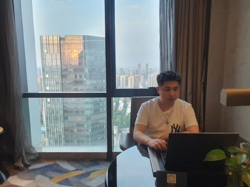 ying的第一张照片--烟台相亲服务中心