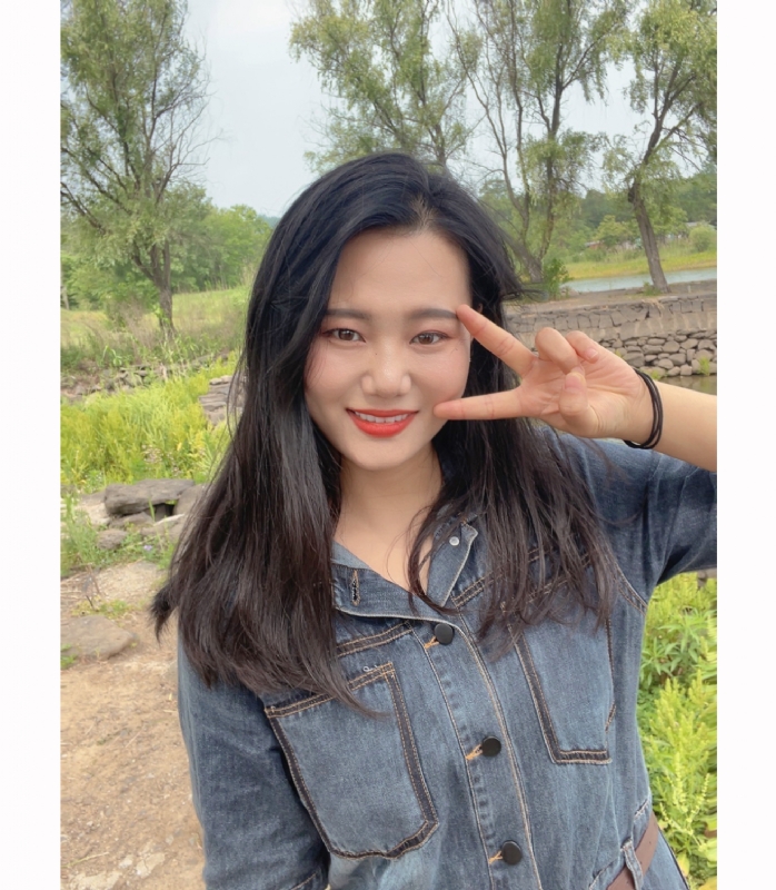 月亮的第一张照片--烟台相亲服务中心