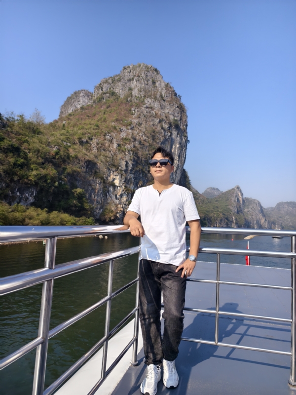 墨痕的第二张照片--烟台相亲服务中心