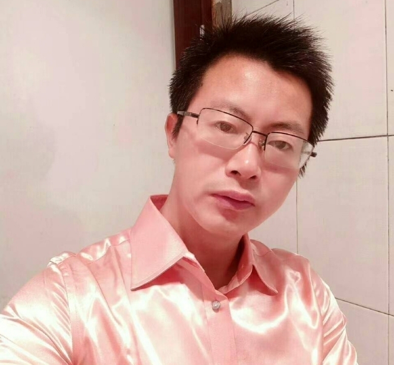 亮亮的第一张照片--烟台相亲服务中心