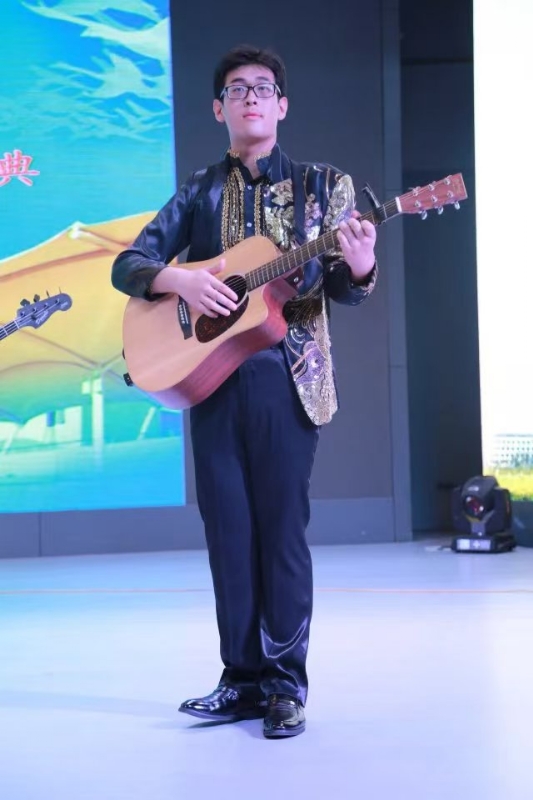 一叶知秋ZG的第一张照片--烟台相亲服务中心