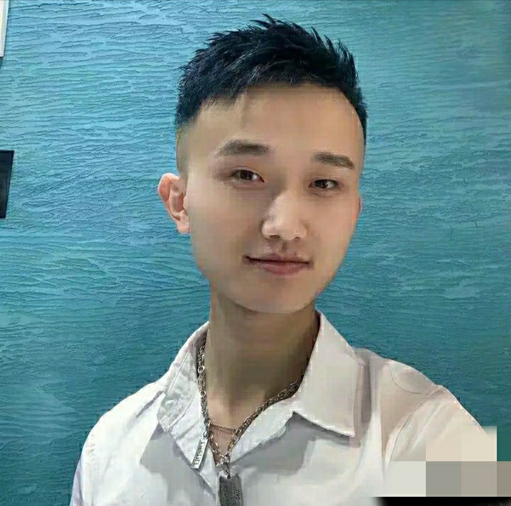 小哥哥的第一张照片--烟台相亲服务中心