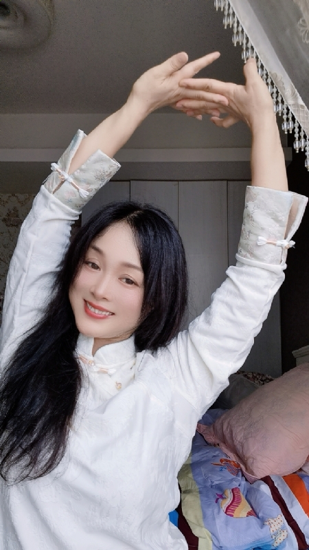 伊伊的第三张照片--烟台相亲服务中心