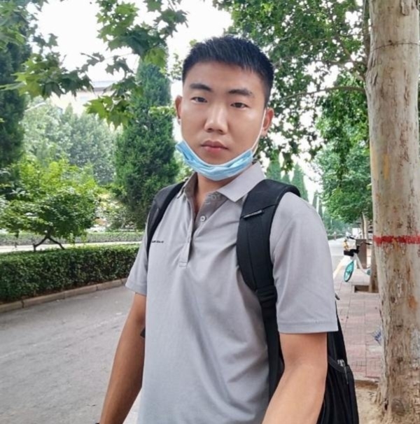 90年男征婚的第一张照片--烟台相亲服务中心