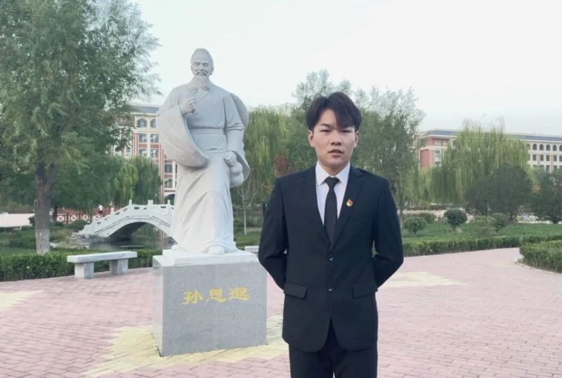 尚明月的第一张照片--烟台相亲服务中心