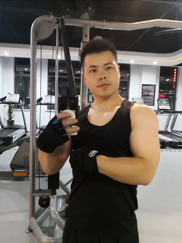 范迪塞尔的第二张照片--烟台相亲服务中心