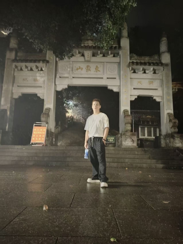 慕晨的第一张照片--烟台相亲服务中心