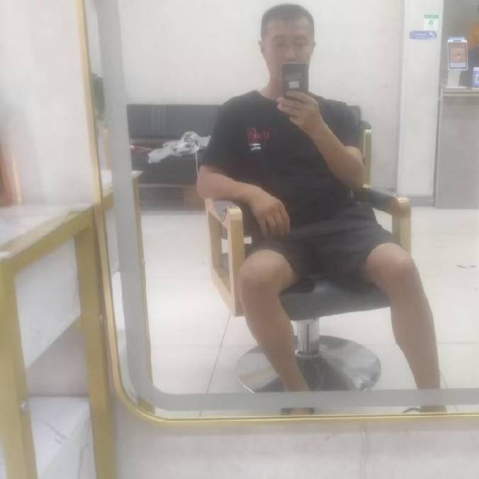 闫杰的第一张照片--烟台相亲服务中心