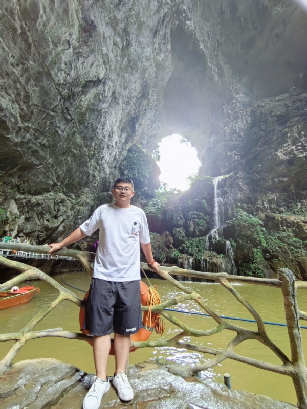 慎独的第二张照片--烟台相亲服务中心