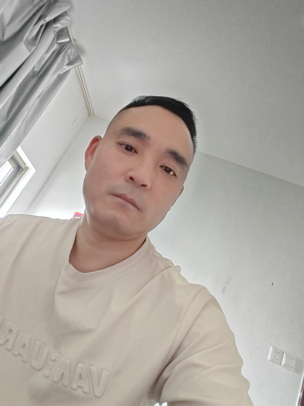 小锋的第一张照片--烟台相亲服务中心