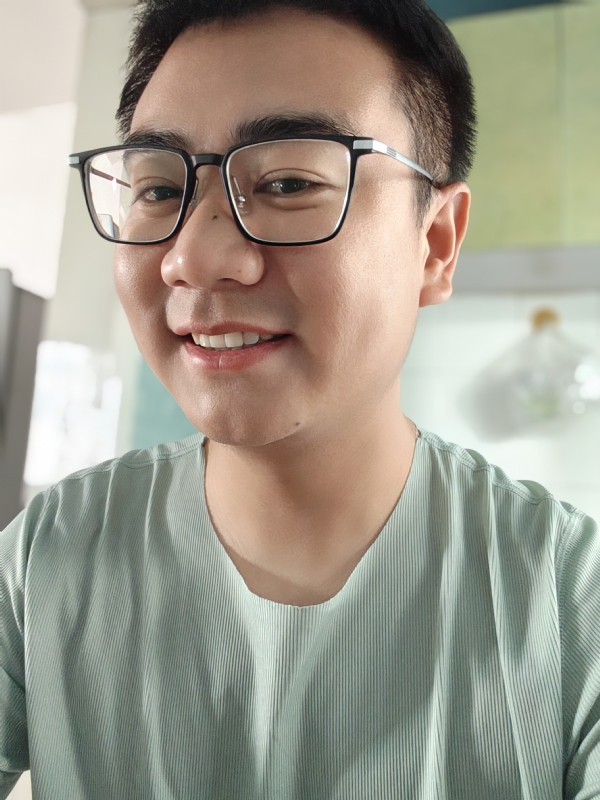 田田向上的第一张照片--烟台相亲服务中心