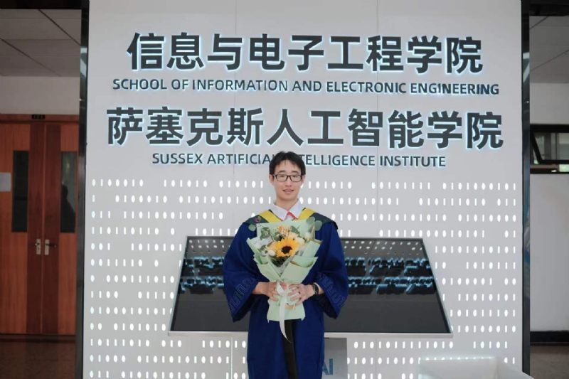 陈潇的第三张照片--烟台相亲服务中心