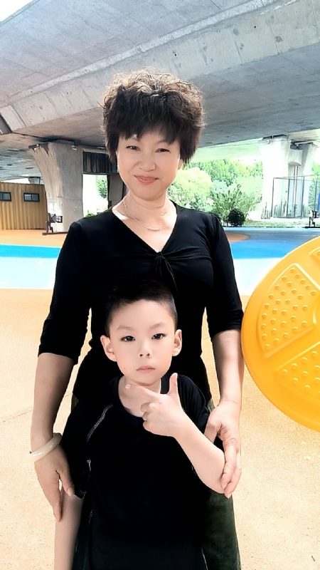 火凤凰的第一张照片--烟台相亲服务中心