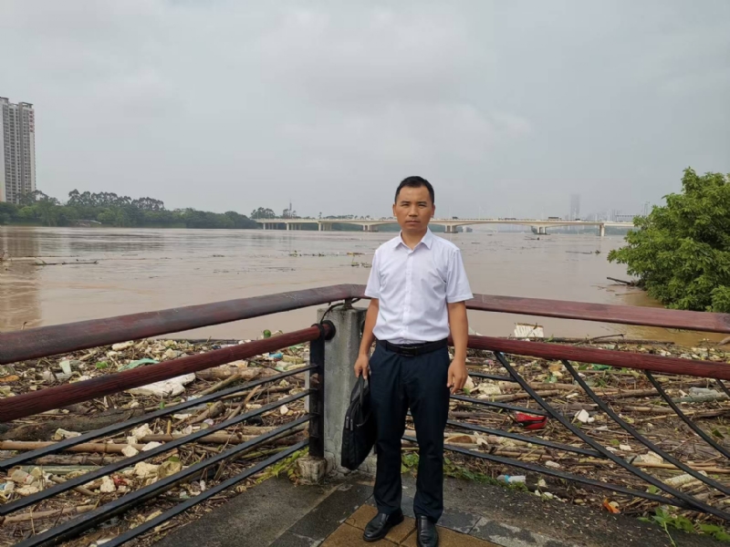 石泽根的第一张照片--烟台相亲服务中心