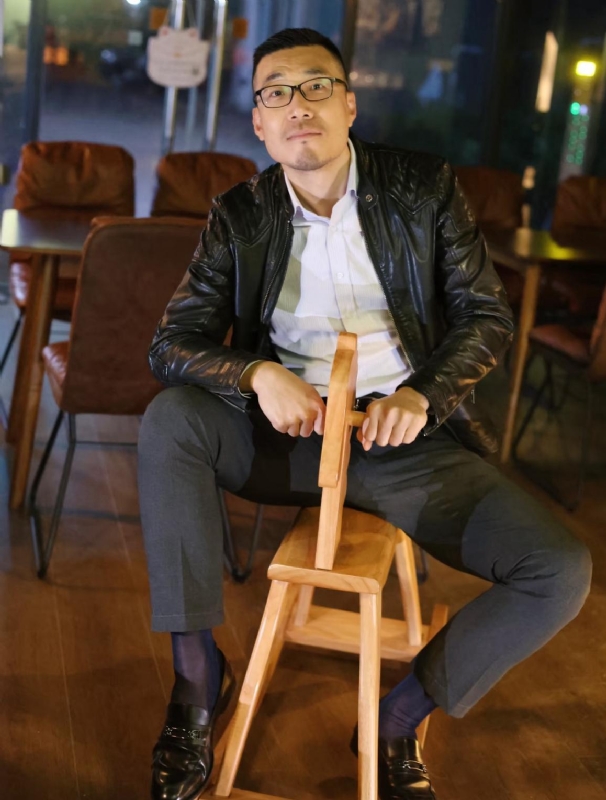 Lee的第二张照片--烟台相亲服务中心