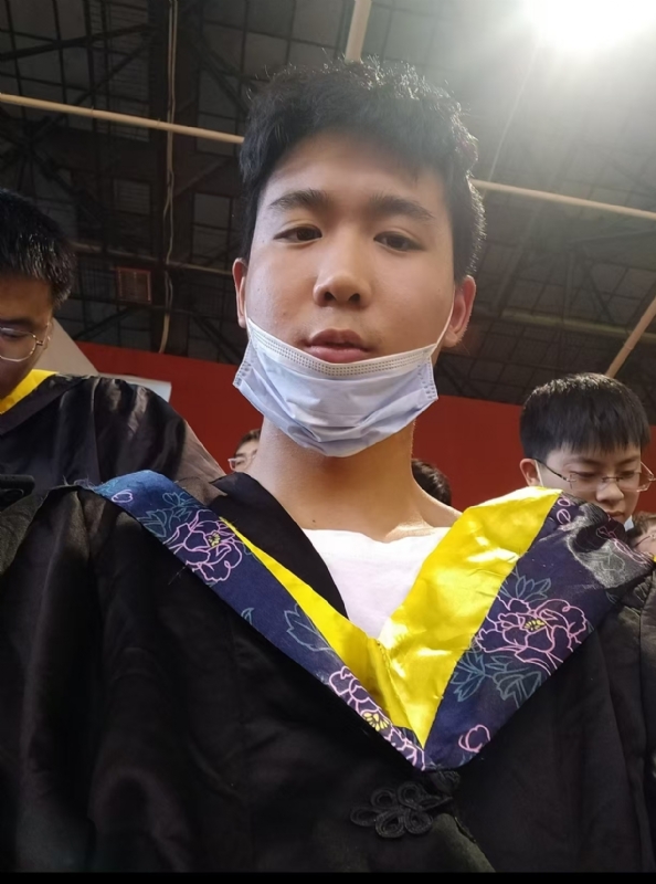 落落大方的第一张照片--烟台相亲服务中心