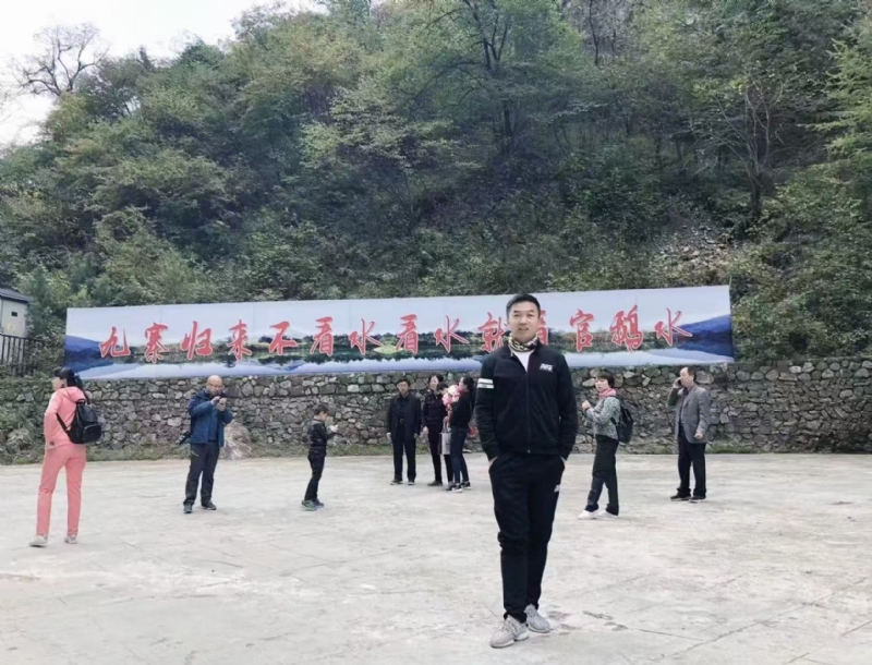 牵手的第一张照片--烟台相亲服务中心