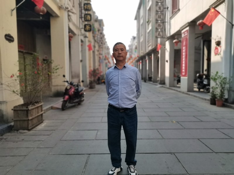 一粒尘埃的第一张照片--烟台相亲服务中心