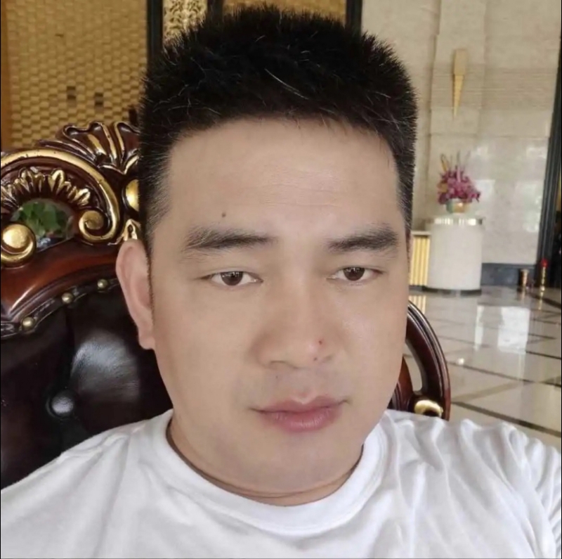 随风的第一张照片--烟台相亲服务中心