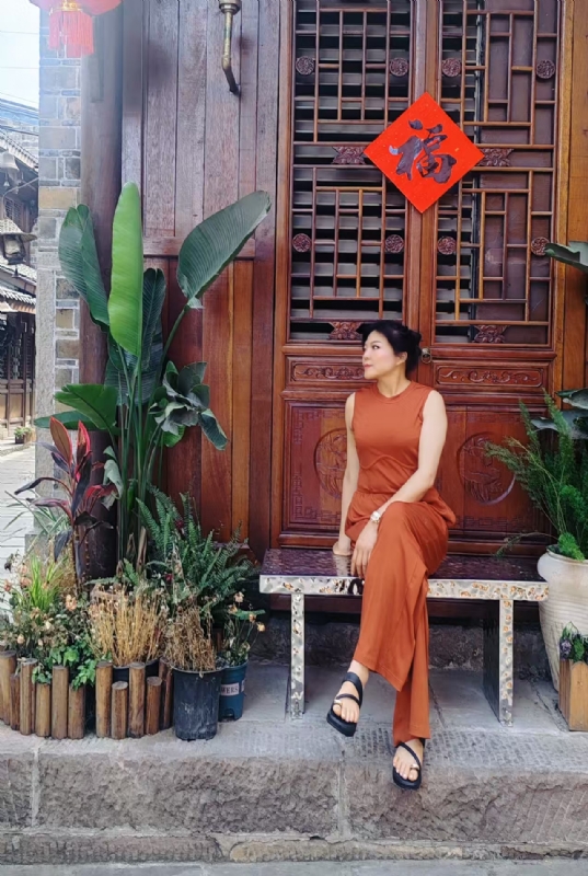 宛霞的第一张照片--烟台相亲服务中心