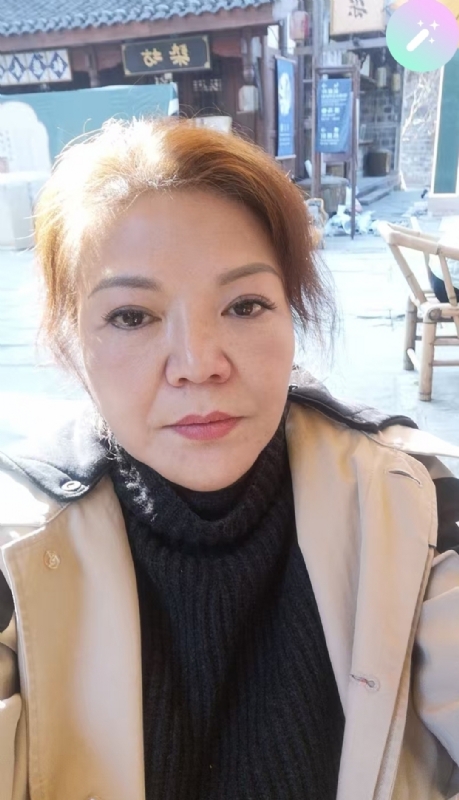 宛霞的第二张照片--烟台相亲服务中心