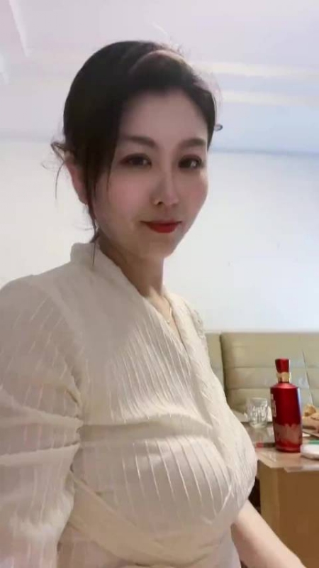 钕钕的第一张照片--烟台相亲服务中心