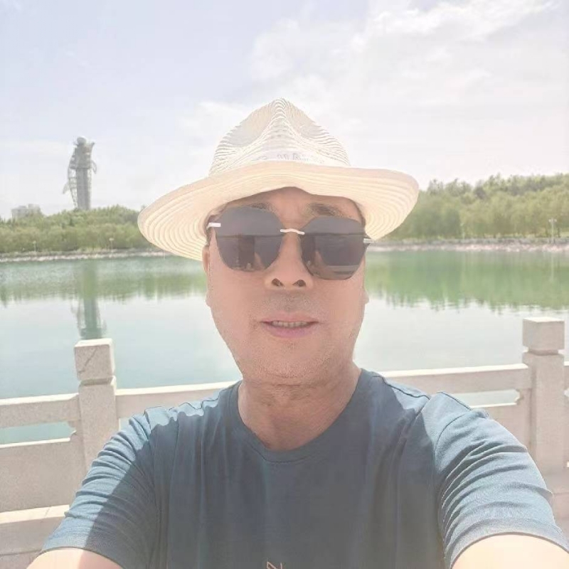 有钱人的第二张照片--烟台相亲服务中心