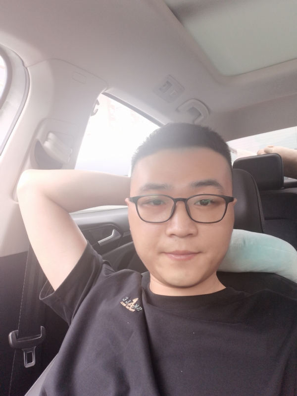 JingY的第一张照片--烟台相亲服务中心