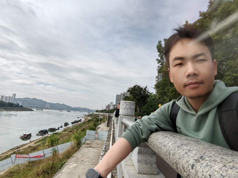 向往爱情的第三张照片--烟台相亲服务中心