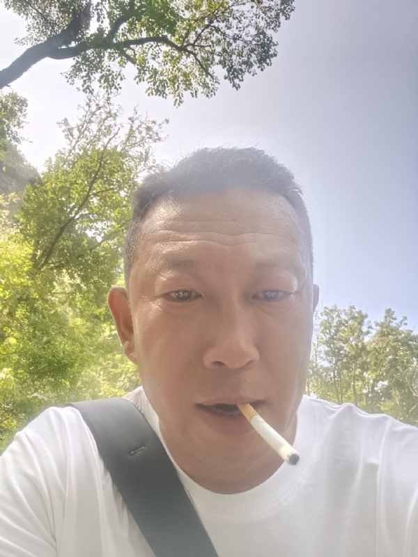 中年大叔的第一张照片--烟台相亲服务中心