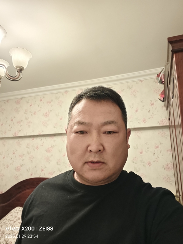 峰哥的第一张照片--烟台相亲服务中心