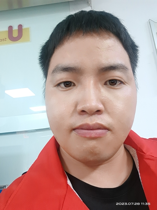 匆忙的第二张照片--烟台相亲服务中心