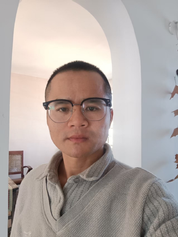 戴戴的第二张照片--烟台相亲服务中心