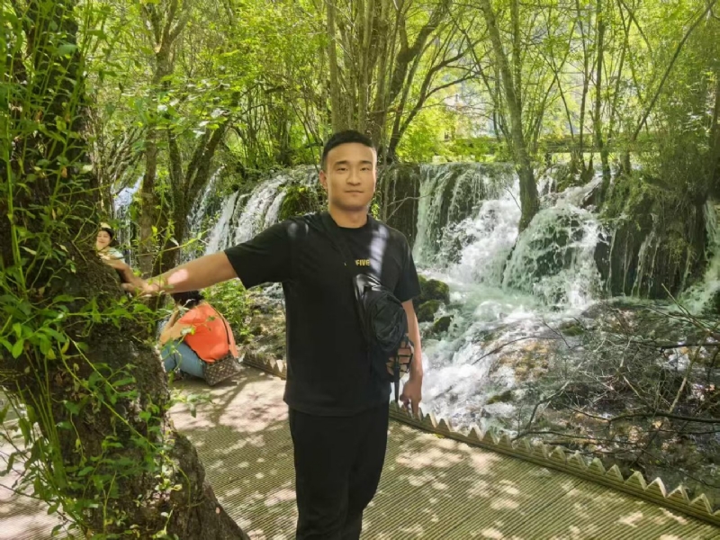 不管多累的第一张照片--烟台相亲服务中心