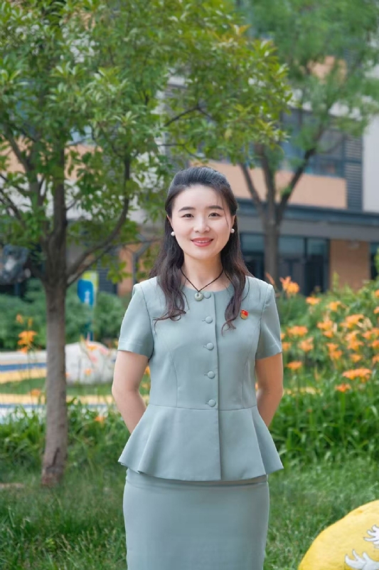 弯弯的第一张照片--烟台相亲服务中心