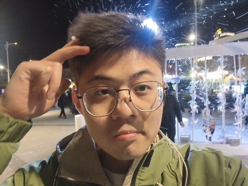 独揽星河的第一张照片--烟台相亲服务中心