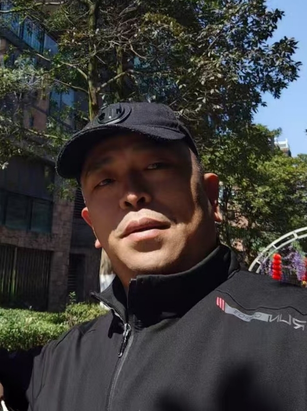 蓝色海洋的第一张照片--烟台相亲服务中心