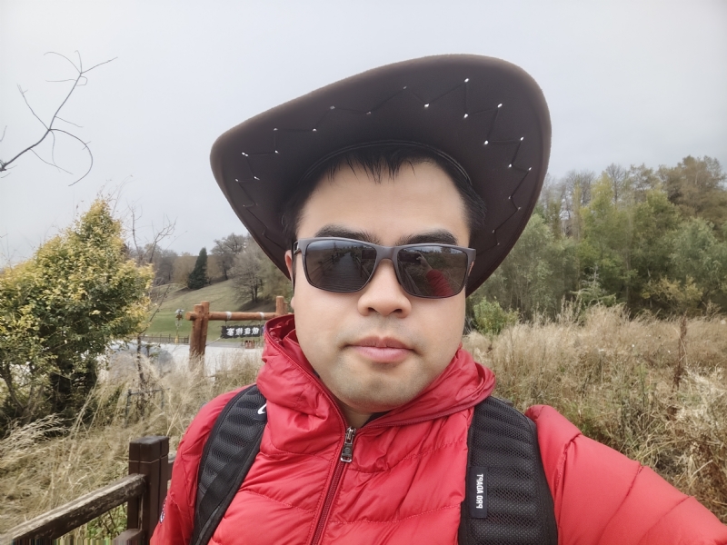 欢乐的笑的第一张照片--烟台相亲服务中心