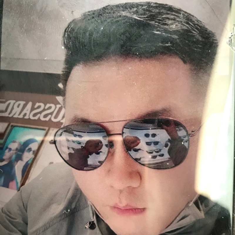 至尊宝的第一张照片--烟台相亲服务中心