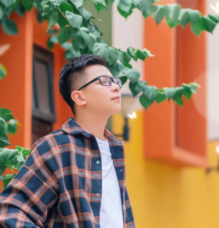 版本之子的第一张照片--烟台相亲服务中心